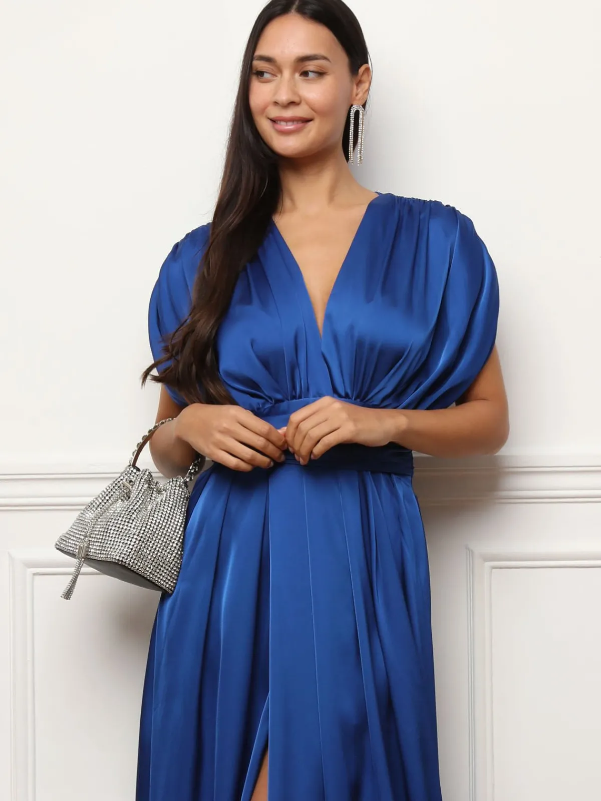 Best La Modeuse Robe satinée et froncée style portefeuille Bleu