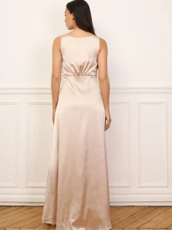 Hot La Modeuse Robe satinée fendue à boutons Dorérose