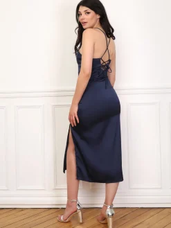 Sale La Modeuse Robe satinée fendue à boutons BleuMarine
