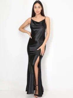 La Modeuse Robe satinée fendue à col bénitier Noir