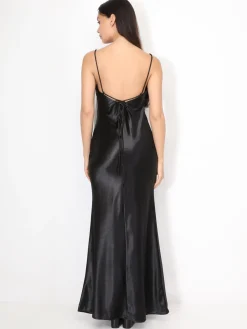 La Modeuse Robe satinée fendue à col bénitier Noir
