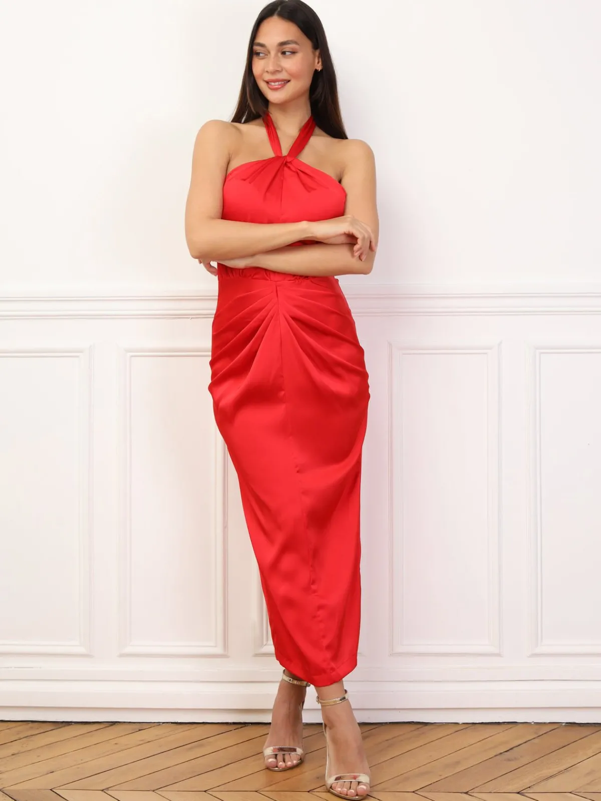 Outlet La Modeuse Robe satinée froncée à col noué Rouge