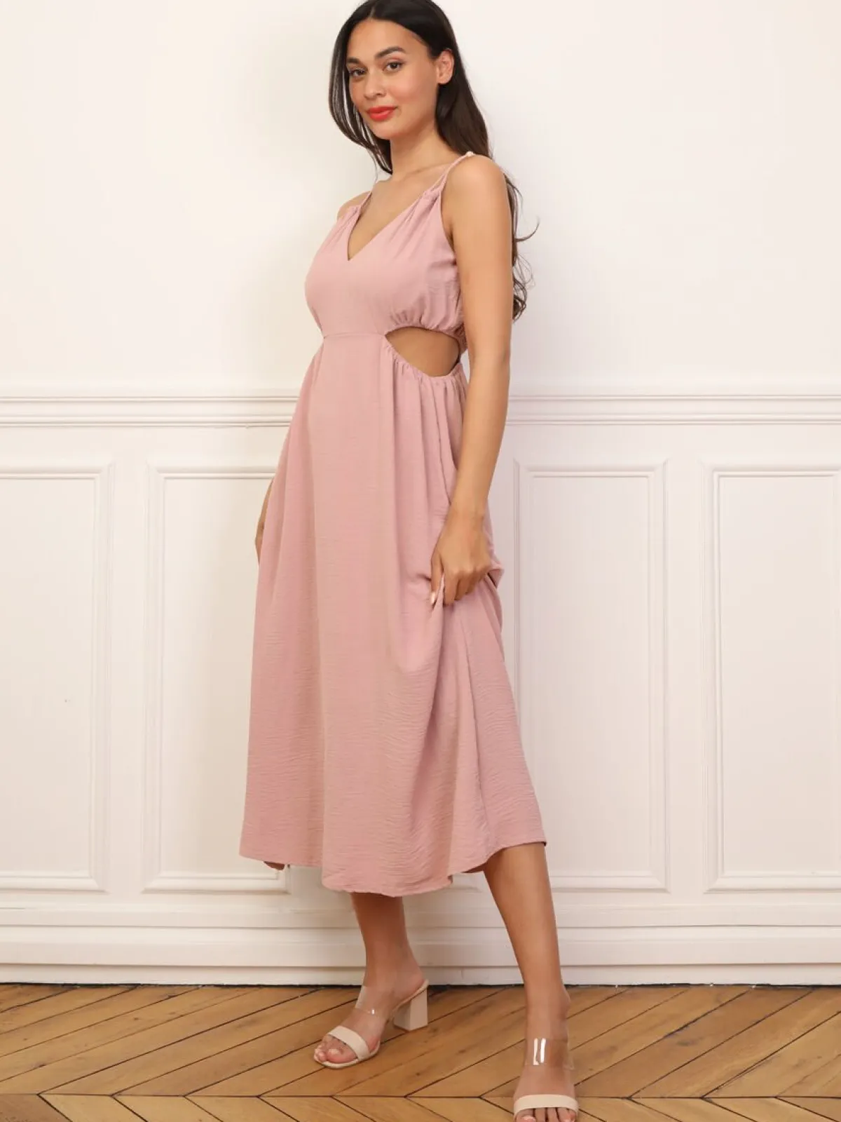 Outlet La Modeuse Robe taille cut out mi-longue Nude