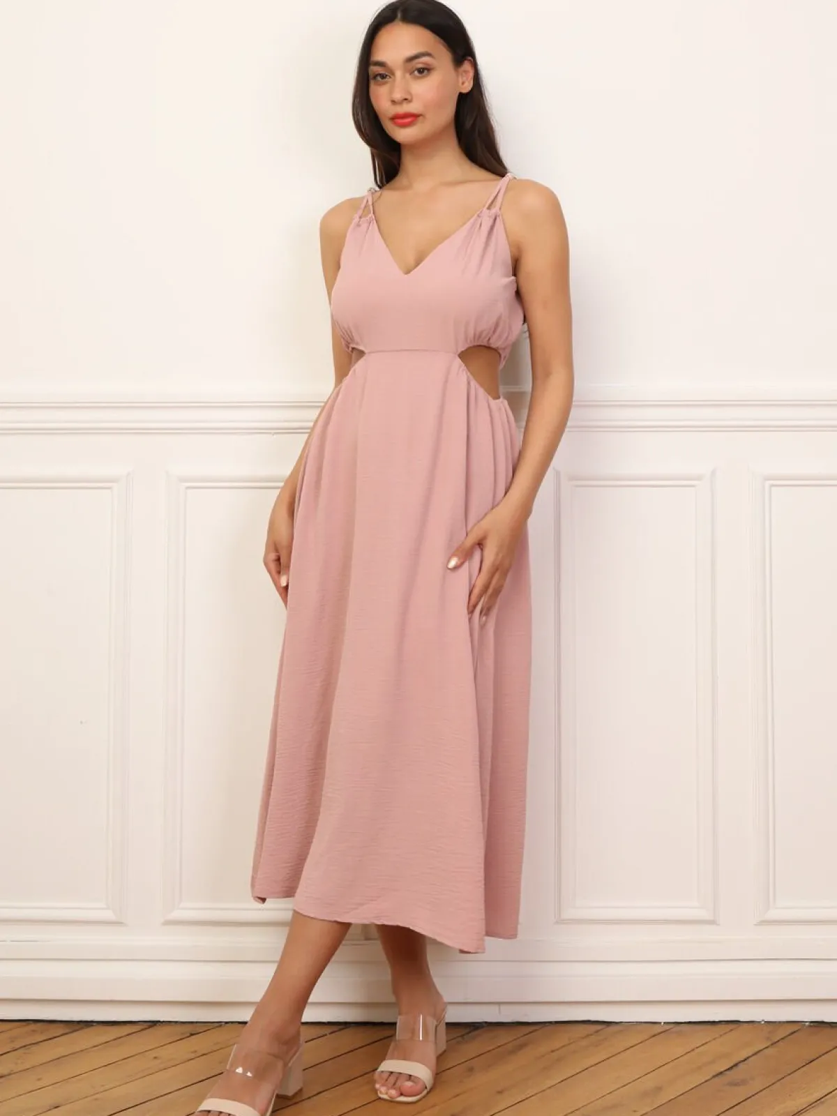 Outlet La Modeuse Robe taille cut out mi-longue Nude