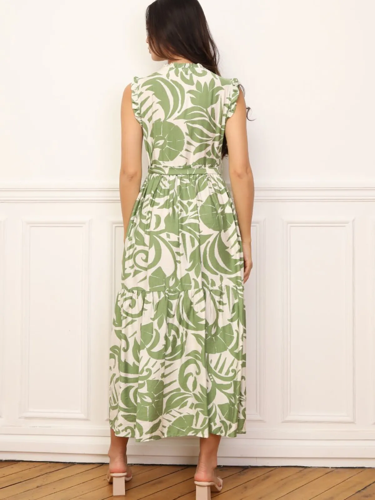 Hot La Modeuse Robe évasée à volants et ceinture Vertclair
