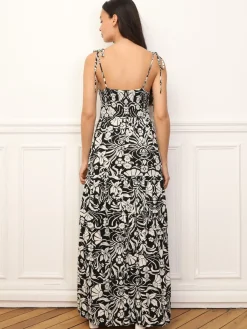 Discount La Modeuse Robe évasée à volants et fleurs Noir
