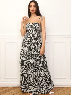 Discount La Modeuse Robe évasée à volants et fleurs Noir