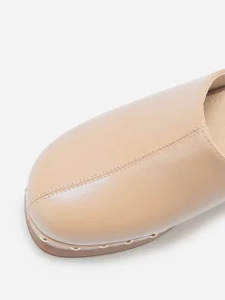 Sale La Modeuse Sabots à talon et clous Nude