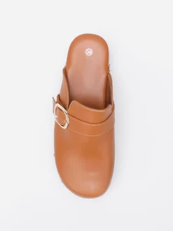 New La Modeuse Sabots cloutés en simili Camel