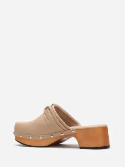 La Modeuse Sabots en simili à clous dorés Taupe