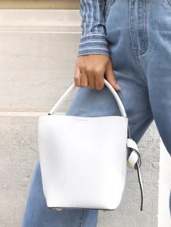 Hot La Modeuse Sac seau rigide et texturé Blanc