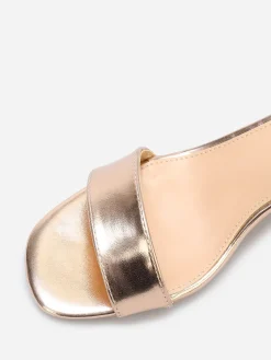 Outlet La Modeuse Sandales à bout arrondi et talon carré Dorérose