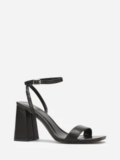 New La Modeuse Sandales à bout carré et talon évasé Noir