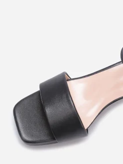 Discount La Modeuse Sandales à bout carré grandes tailles Noir