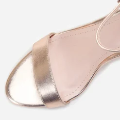 La Modeuse Sandales à bride et talon carrés Dorérose