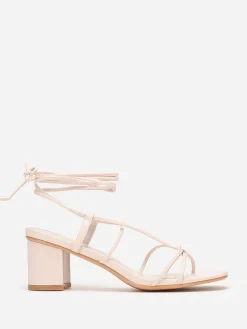 Discount La Modeuse Sandales à brides entrelacées Beige