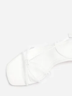 Hot La Modeuse Sandales à brides entrelacées Blanc