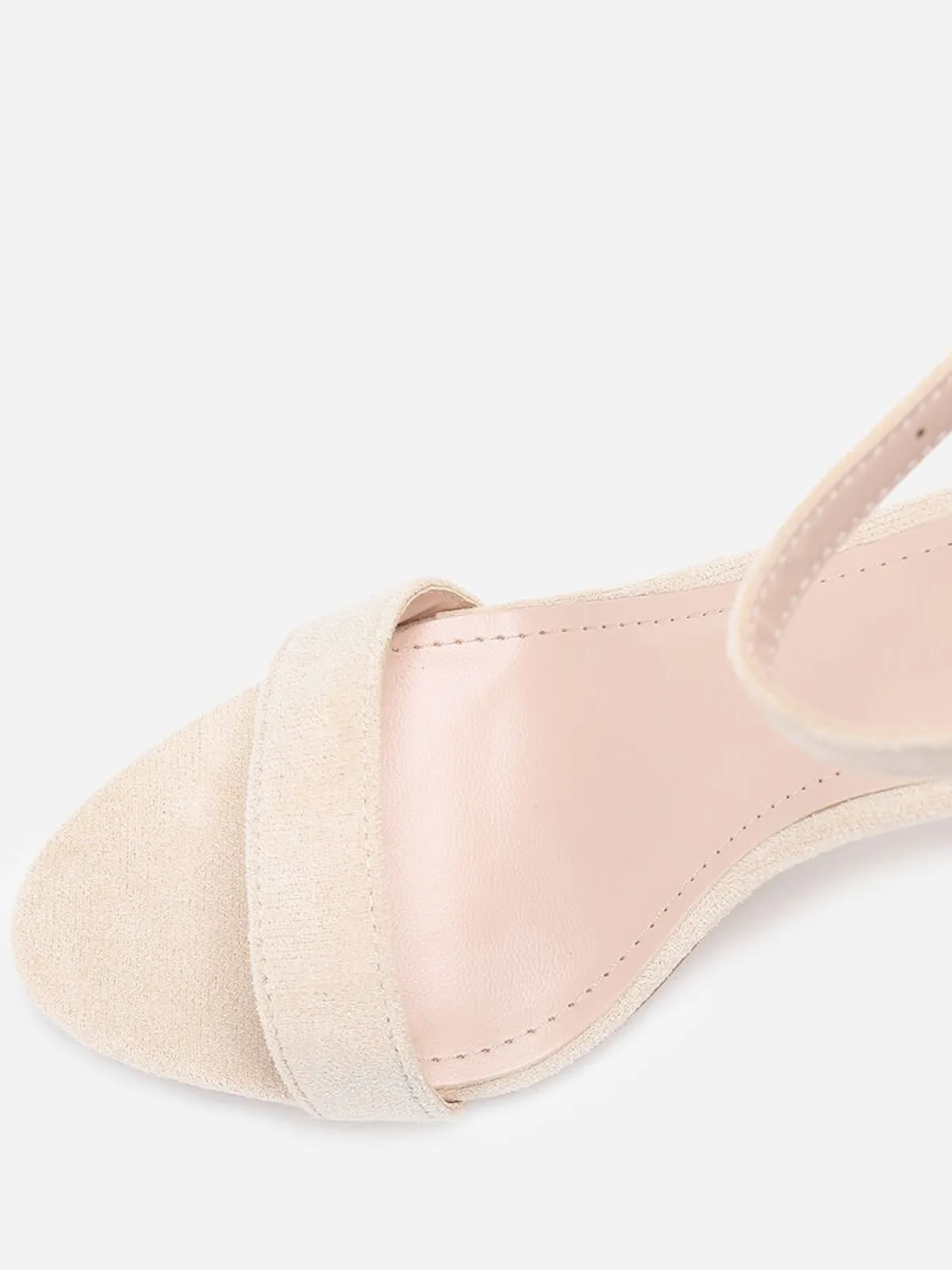 Sale La Modeuse Sandales à brides et talon carré Beige