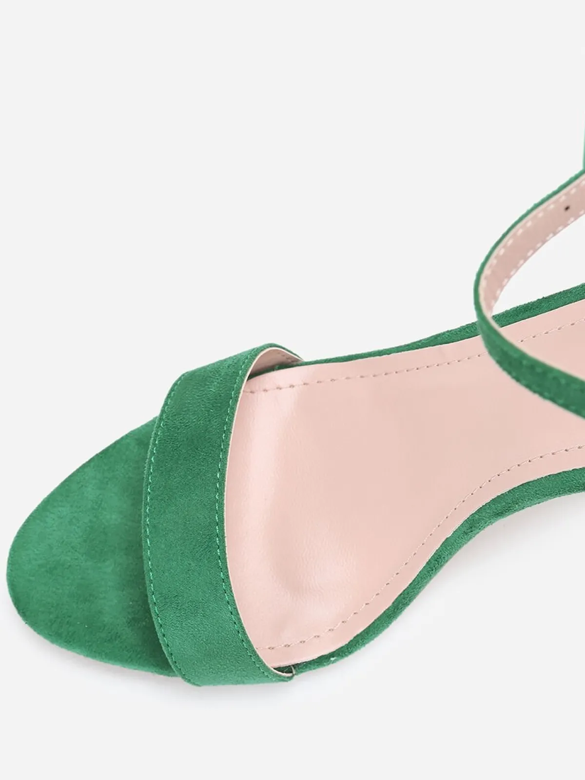 Outlet La Modeuse Sandales à brides et talon carré Vert