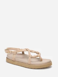 Sale La Modeuse Sandales à brides matelassées et tressées Beige