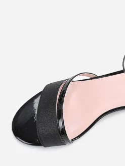 Outlet La Modeuse Sandales à brides vernies et pailletées Noir
