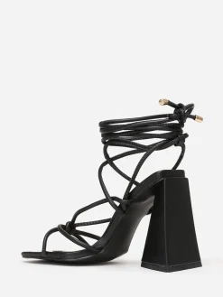 Sale La Modeuse Sandales à laçage et talon triangle Noir