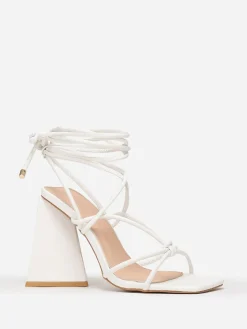 Hot La Modeuse Sandales à laçage et talon triangle Blanc