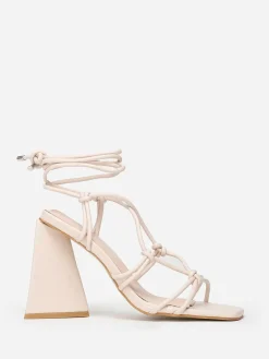 Sale La Modeuse Sandales à lanières et talon triangle Beige