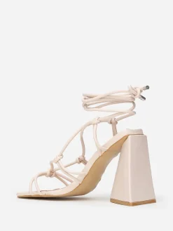 Sale La Modeuse Sandales à lanières et talon triangle Beige