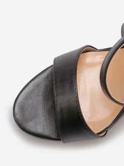New La Modeuse Sandales à multi-brides et talon haut Noir