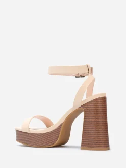 New La Modeuse Sandales à plateforme et talon effet bois Beige