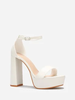 Hot La Modeuse Sandales à plateforme et talon haut Blanc
