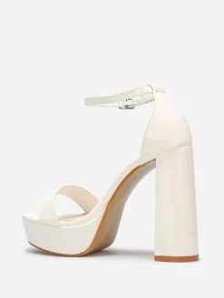 Hot La Modeuse Sandales à plateforme et talon haut Blanc