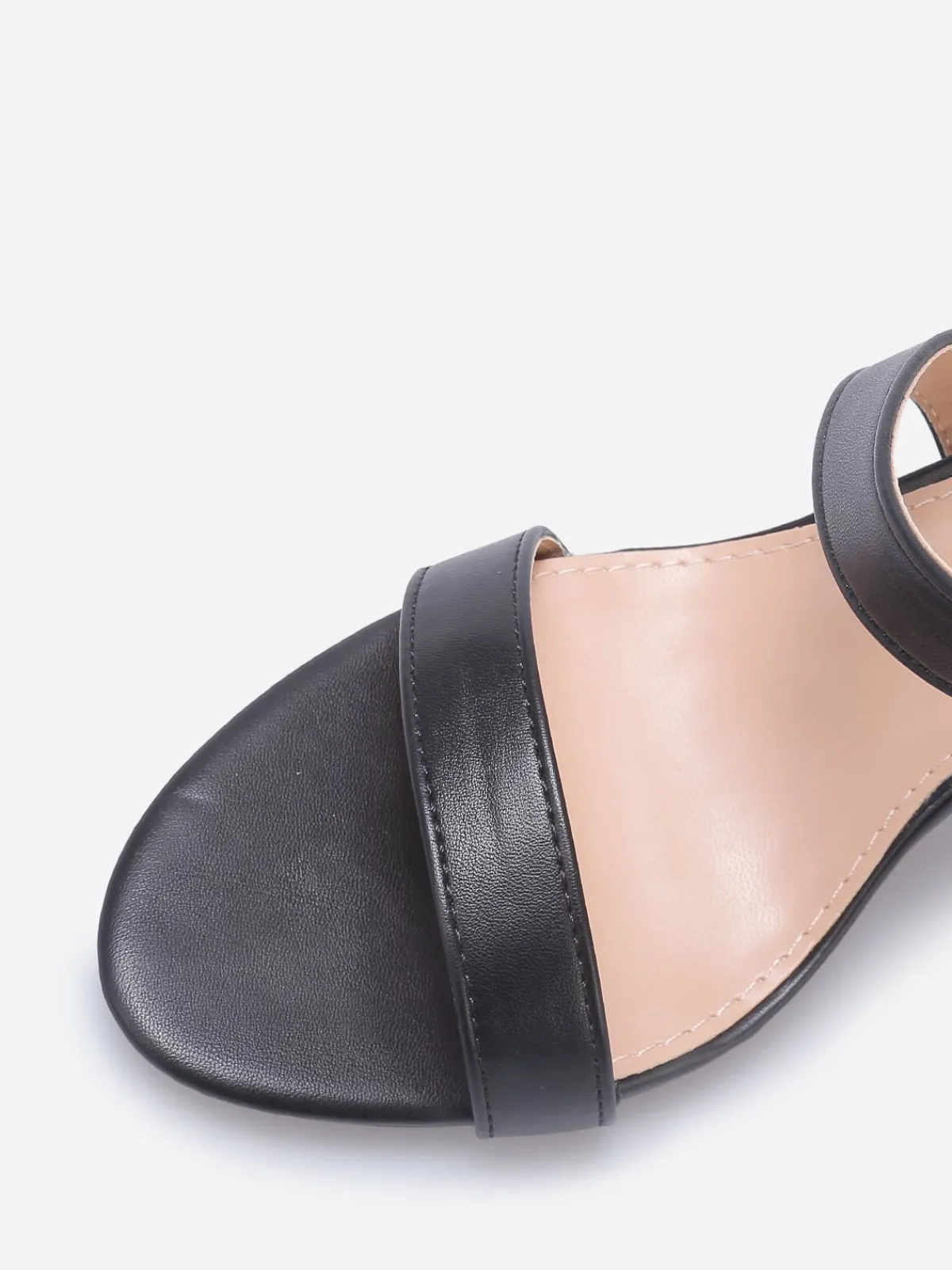 Outlet La Modeuse Sandales à talon avec doubles brides Noir