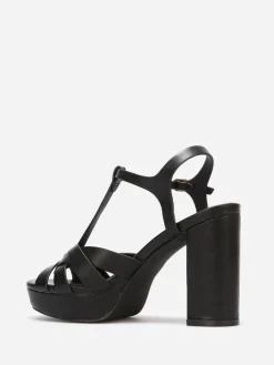 Clearance La Modeuse Sandales à talon et brides entremêlés Noir