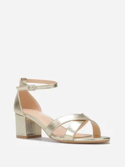 Sale La Modeuse Sandales à talon et brides croisées Doré