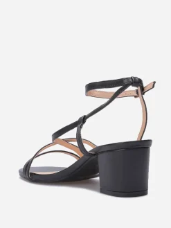 La Modeuse Sandales à talon et fines brides croisées Noir