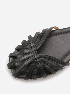Sale La Modeuse Sandales ajourées à fines brides Noir