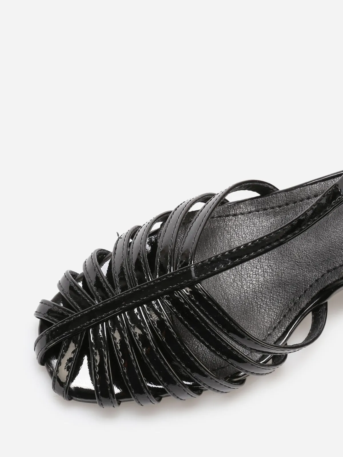 New La Modeuse Sandales ajourées et vernies Noir