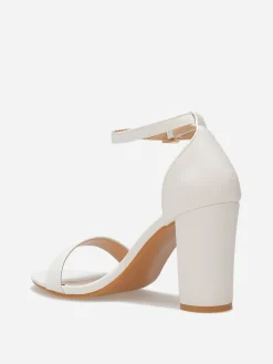 Hot La Modeuse Sandales avec brides et talon carré Blanc