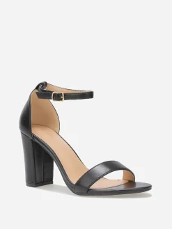 Hot La Modeuse Sandales avec brides et talon carré Noir