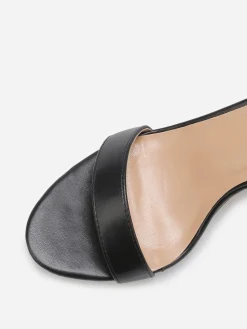 Hot La Modeuse Sandales avec brides et talon carré Noir