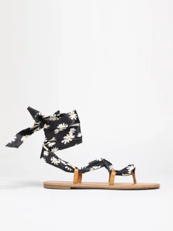 Sale La Modeuse Sandales avec ruban fleuri à nouer Noir