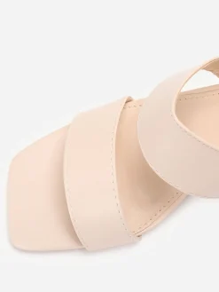 New La Modeuse Sandales s à larges brides et bout carré Beige