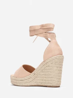 Hot La Modeuse Sandales s à semelle compensée et liens Beige
