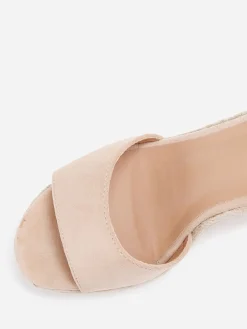 Hot La Modeuse Sandales s à semelle compensée et liens Beige