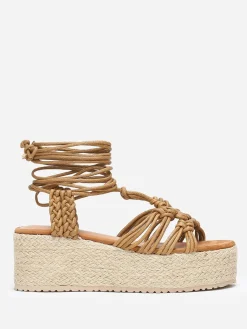 Sale La Modeuse Sandales à plateforme et lanières Camel
