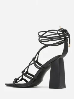 Hot La Modeuse Sandales carrées à fines lanières Noir