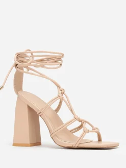 La Modeuse Sandales carrées à fines lanières Beige