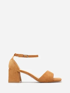 Hot La Modeuse Sandales carrées en suédine Camel